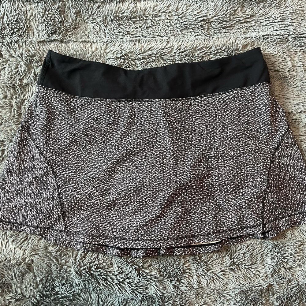 Lululemon pace rival mid-rise skirt size 10.